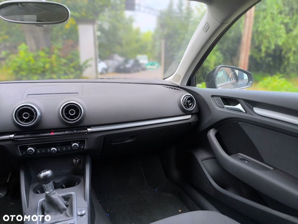 Audi A3 Sportback 1.2 TFSI Attraction - 8