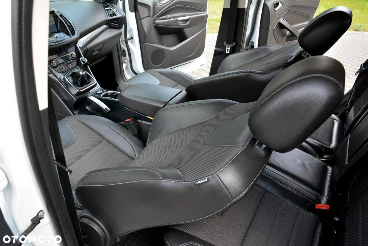 Ford Kuga 2.0 TDCi 2x4 Titanium - 23