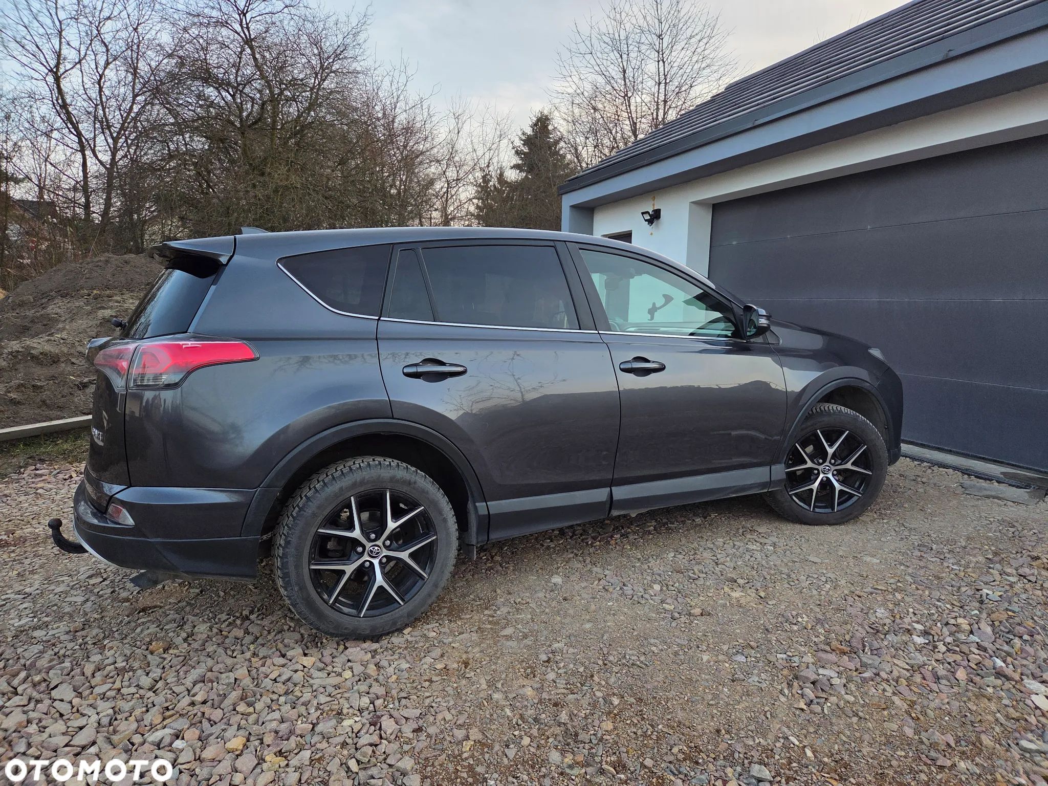 Toyota RAV4 - 1