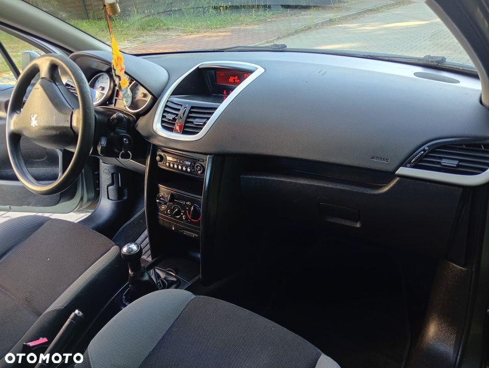 Peugeot 207 - 7