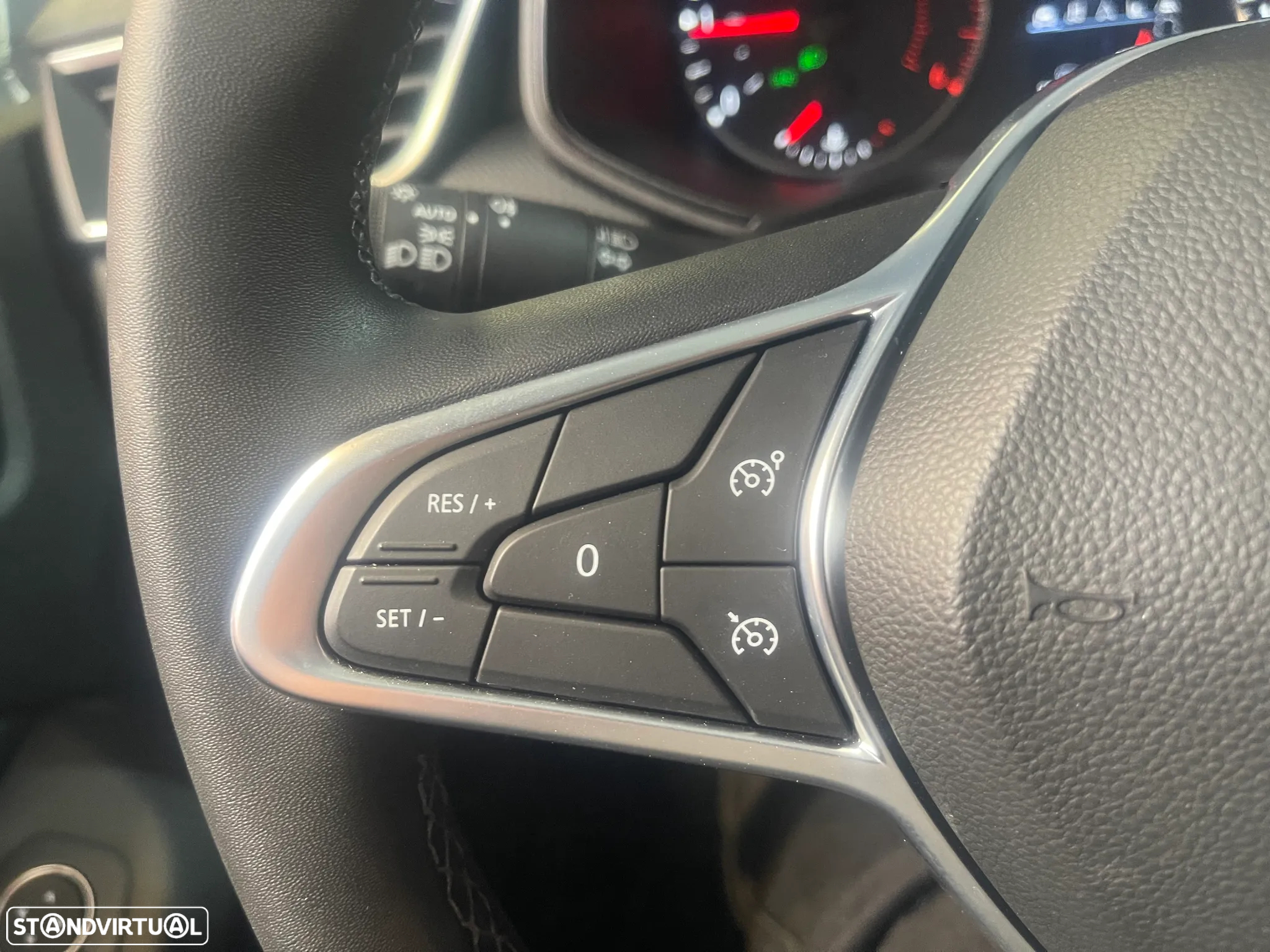Renault Clio BLUE dCi 100 BUSINESS EDITION - 35