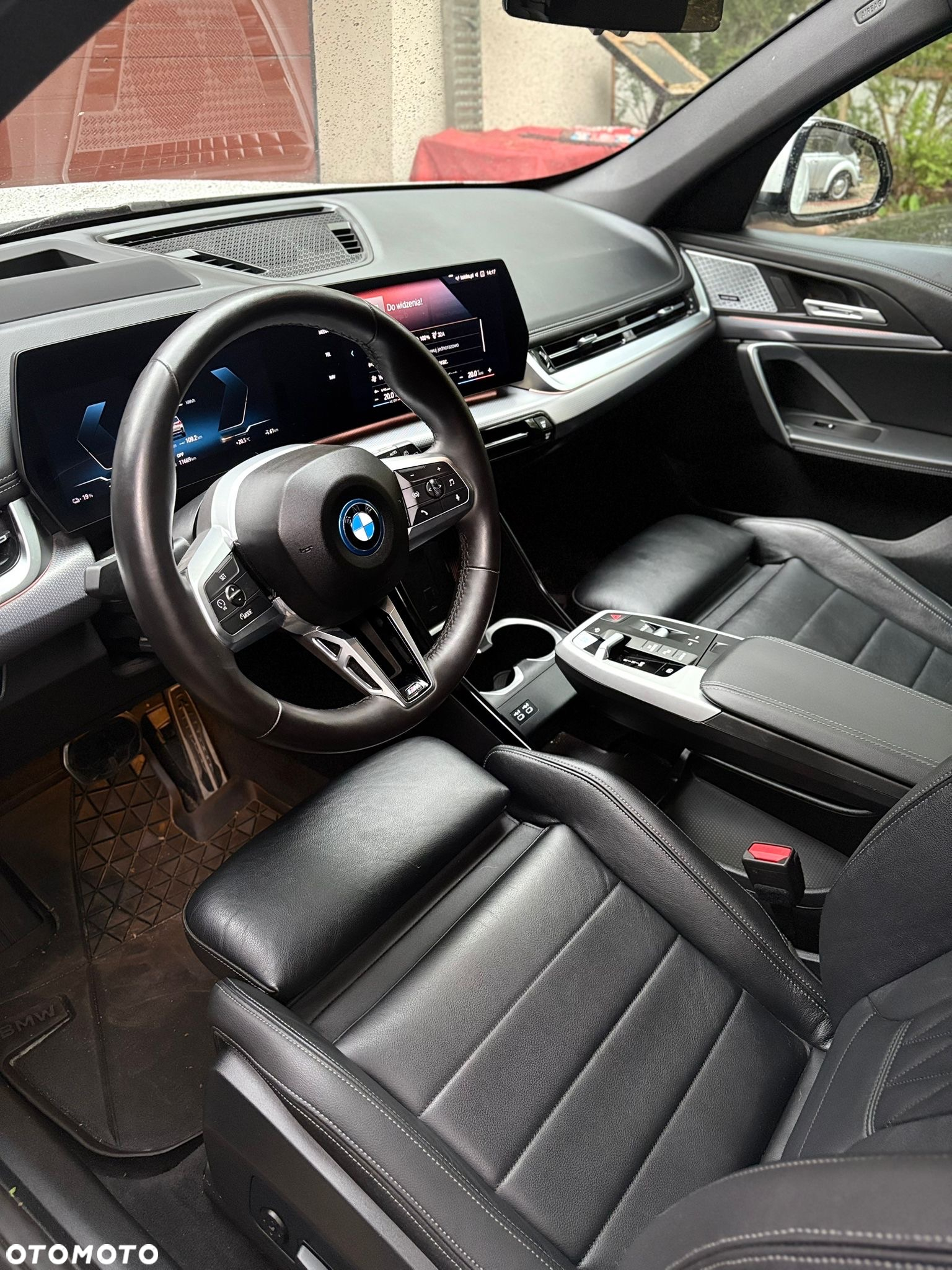 BMW iX1 - 15