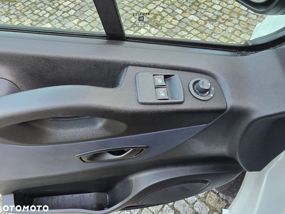 Opel Vivaro - 24