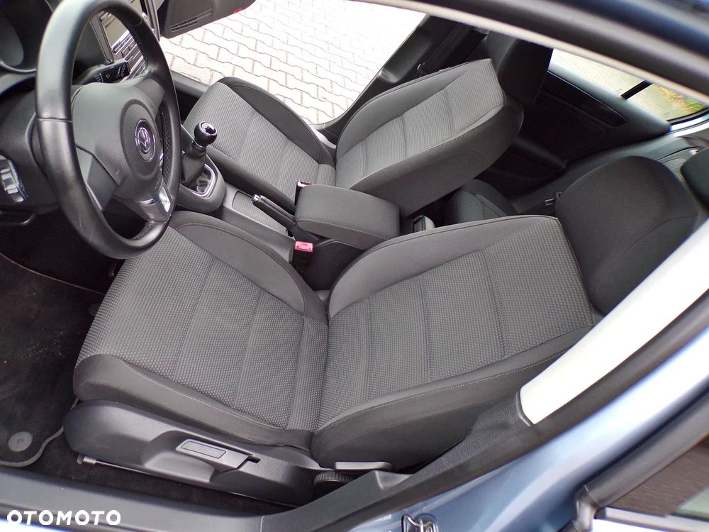 Volkswagen Golf - 24