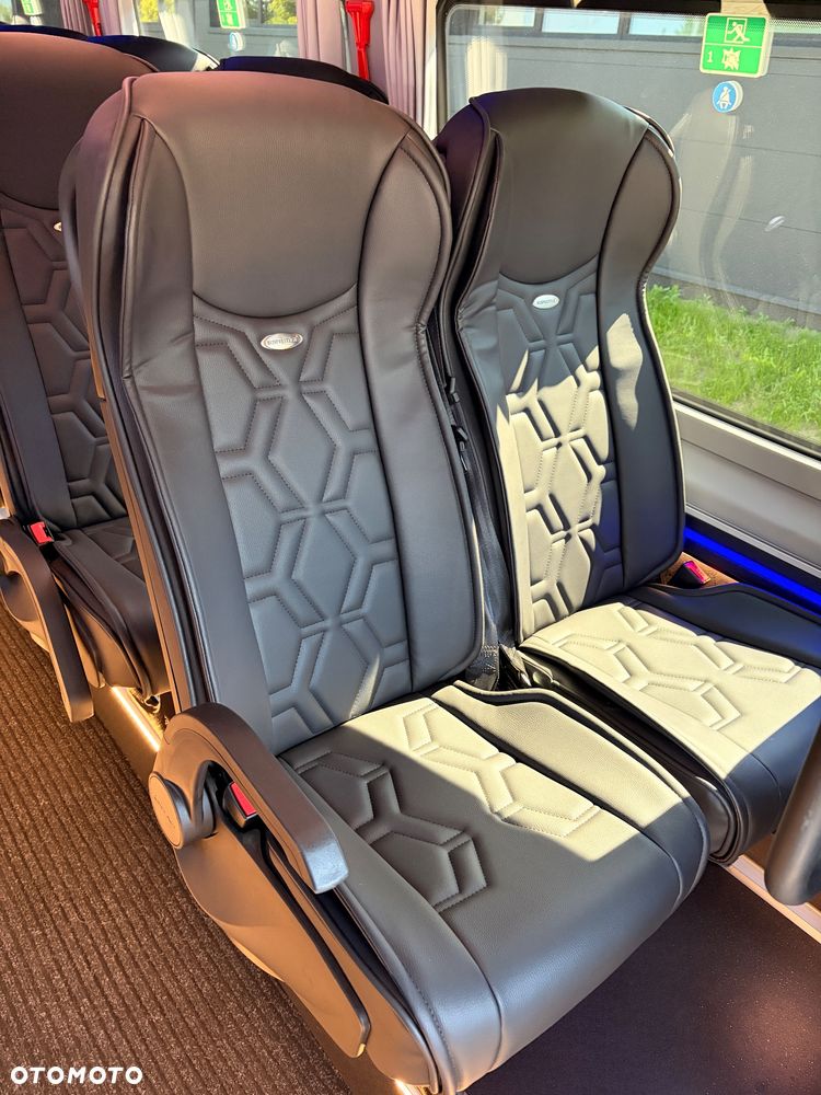 Mercedes-Benz Sprinter 519 - 19