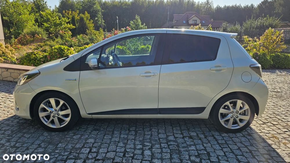 Toyota Yaris Hybrid 1.5 VVT-i - 4