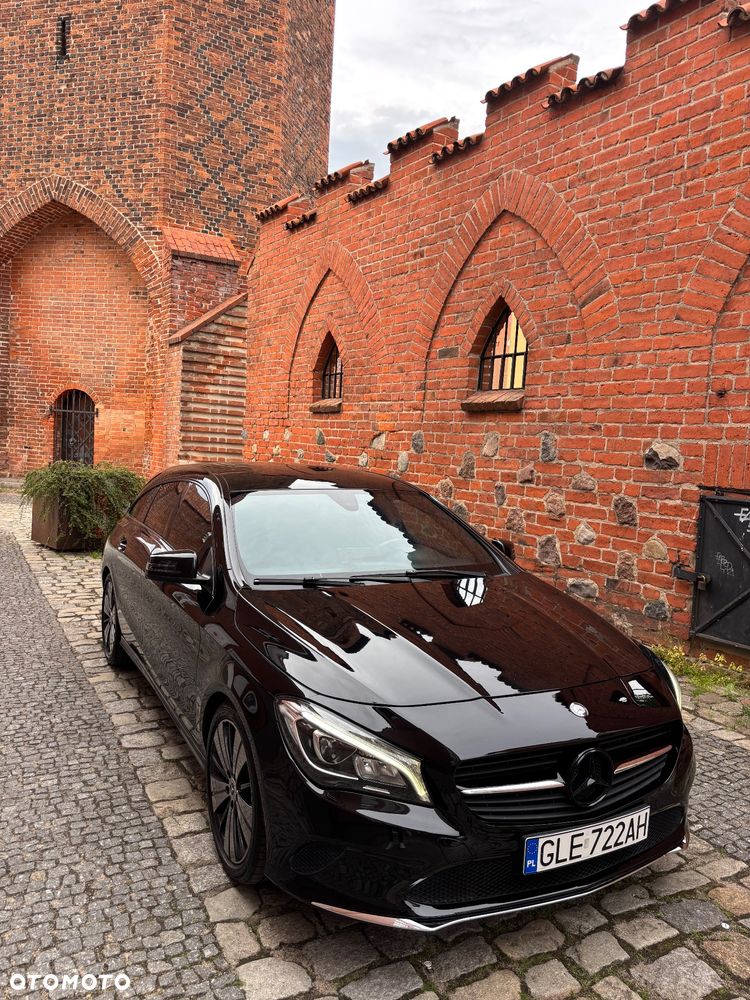 Mercedes-Benz CLA 180 7G-DCT AMG Line - 3