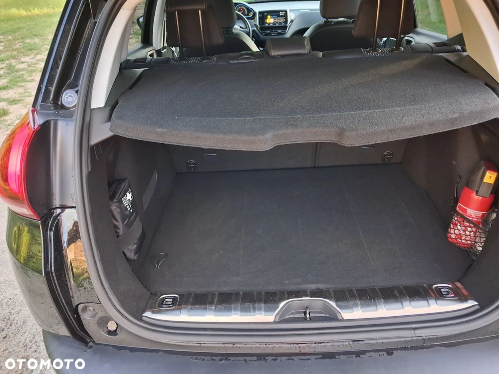 Peugeot 2008 1.2 Pure Tech Allure S&S EAT6 - 16