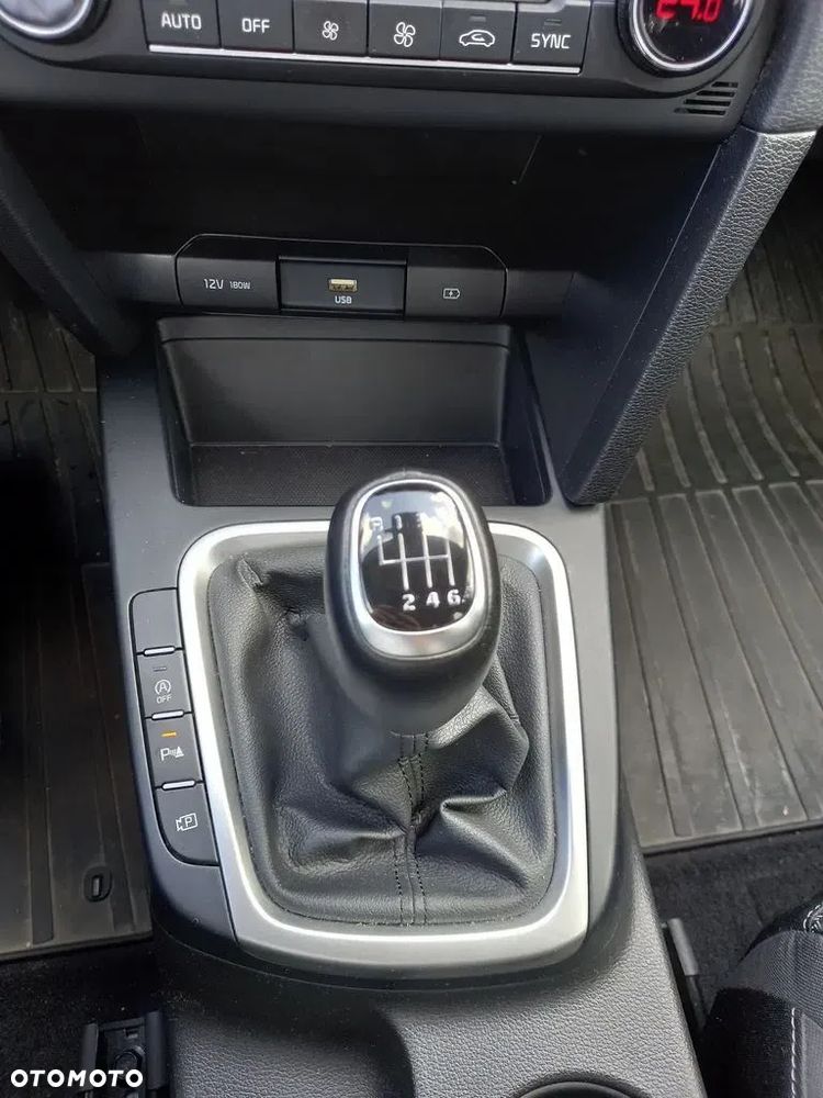 Kia Ceed - 12