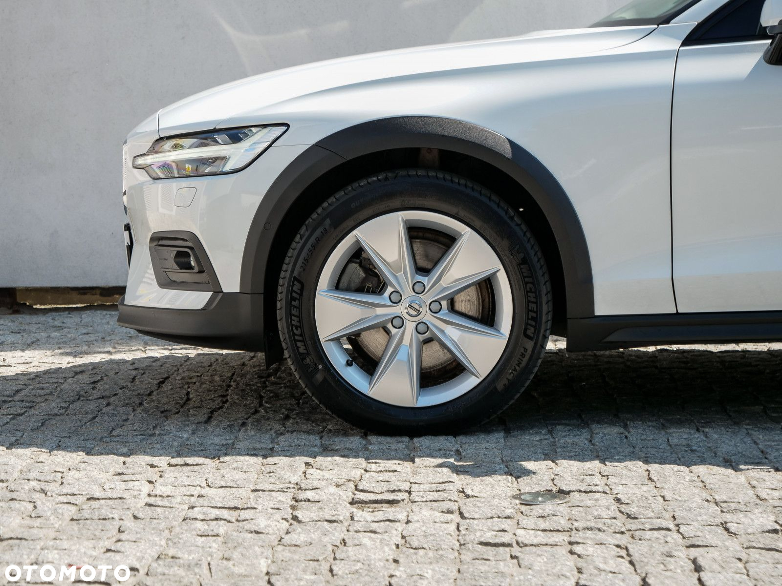 Volvo V60 Cross Country - 11