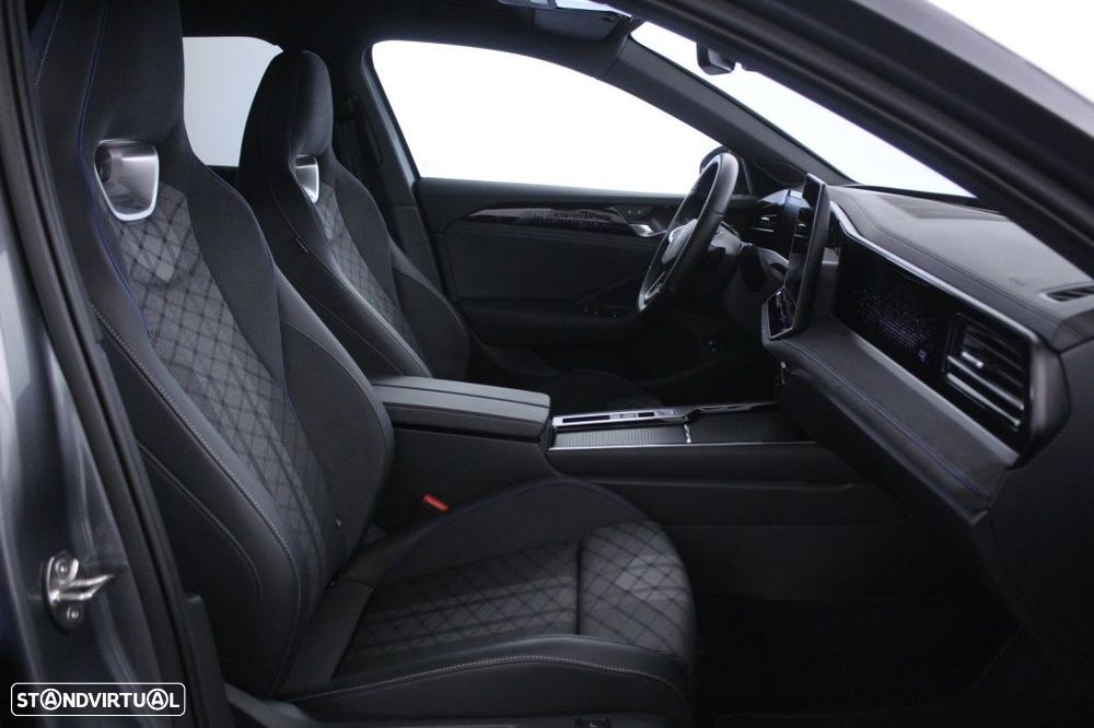 VW Passat Variant 1.5 TSI eHybrid R-Line DSG - 15