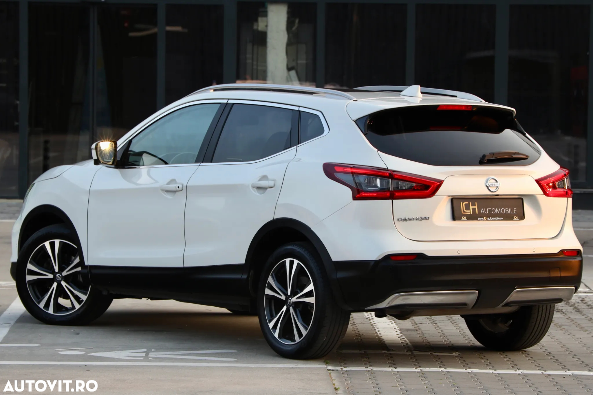 Nissan Qashqai 1.6 DCI Start/Stop X-TRONIC Tekna - 4