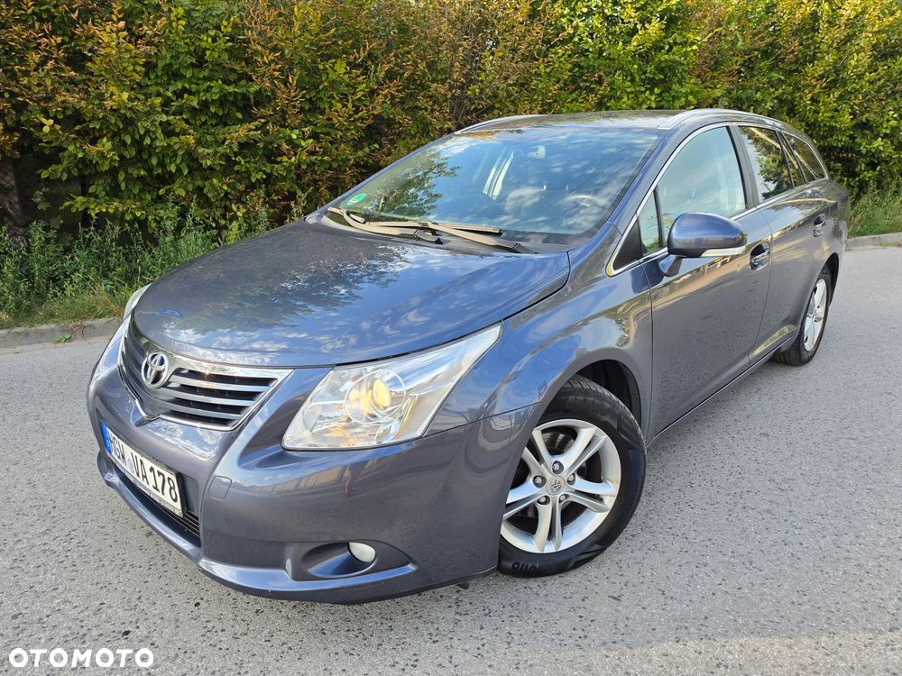 Toyota Avensis 1.8 Comfort - 19