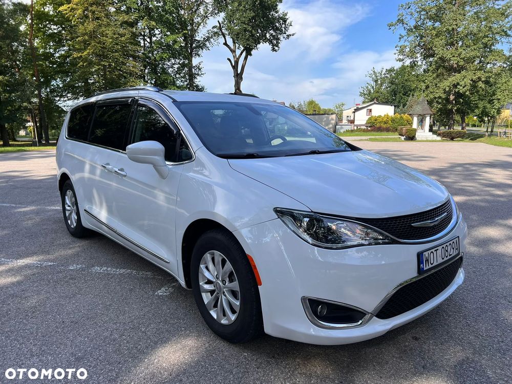 Chrysler Pacifica - 3