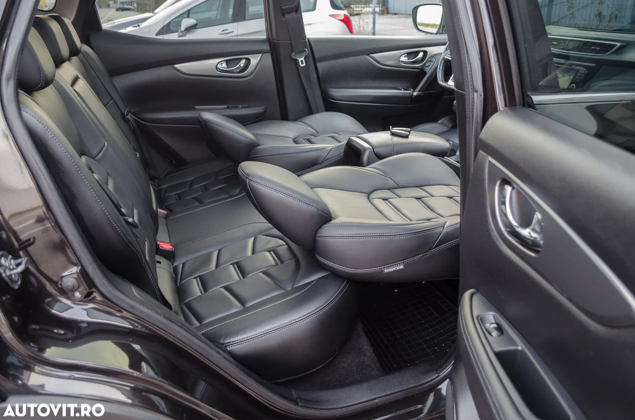 Nissan Qashqai 1.6 DCI Xtronic TEKNA+ - 12