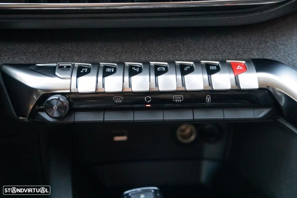 Peugeot 3008 1.6 Hybrid4 Allure Pack e-EAT8 - 24
