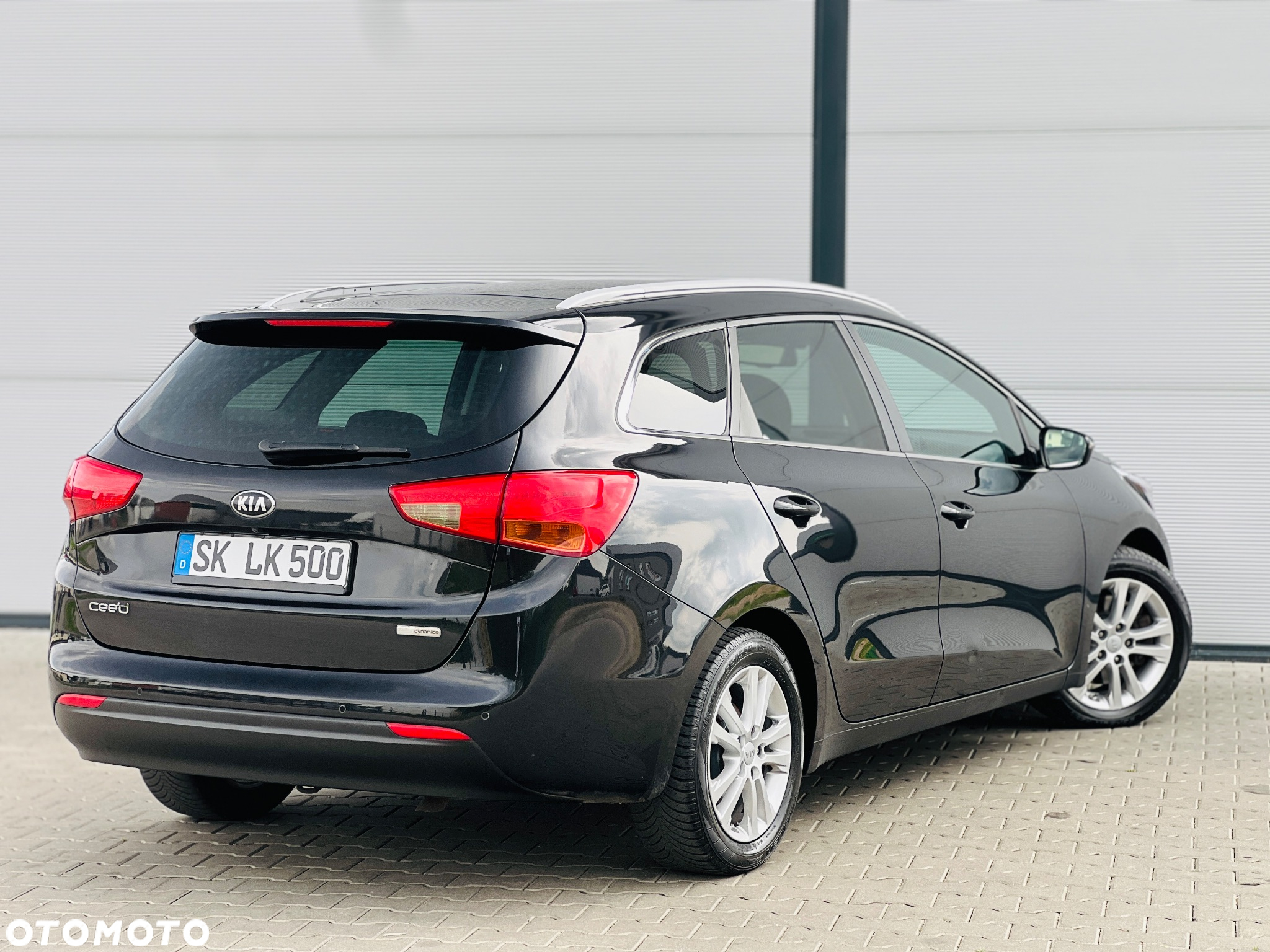 Kia Ceed 1.6 CRDi 128 ISG SW Platinum Edition - 4
