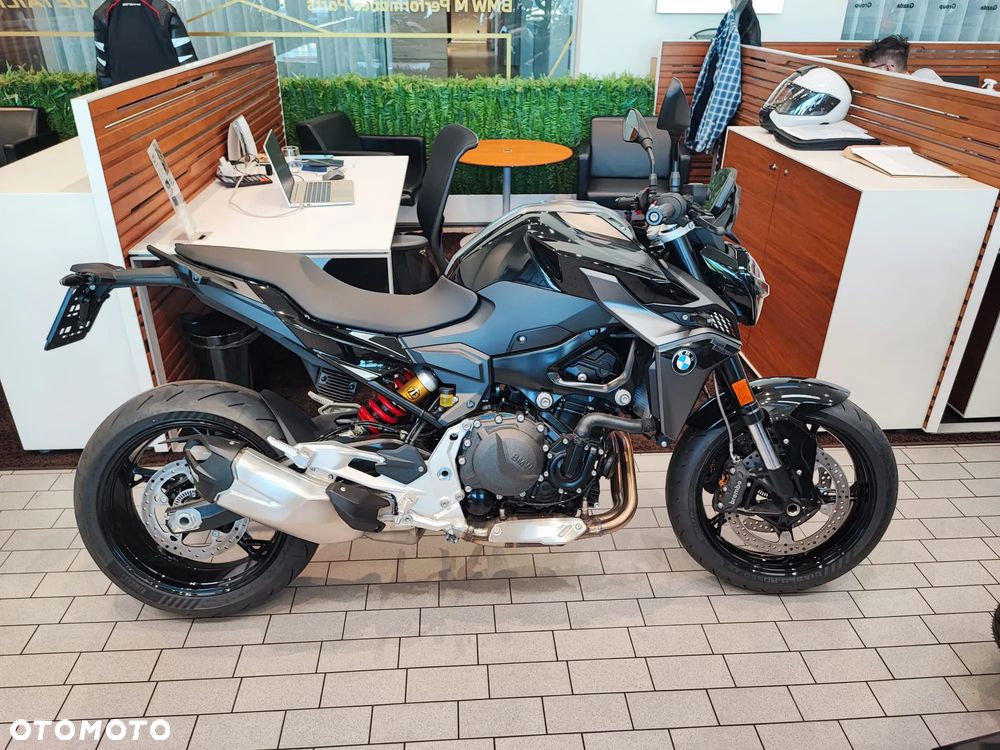 BMW F - 3