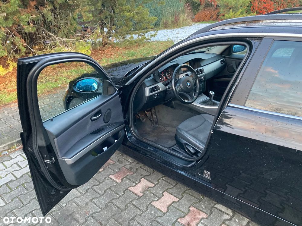 BMW Seria 3 325i - 3
