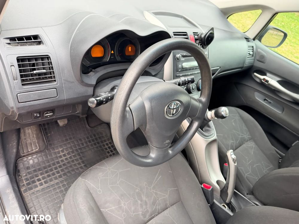 Toyota Auris - 16