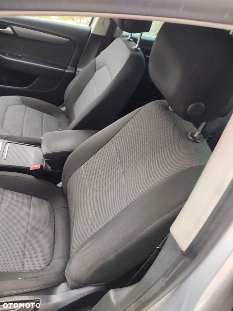 Volkswagen Passat - 17