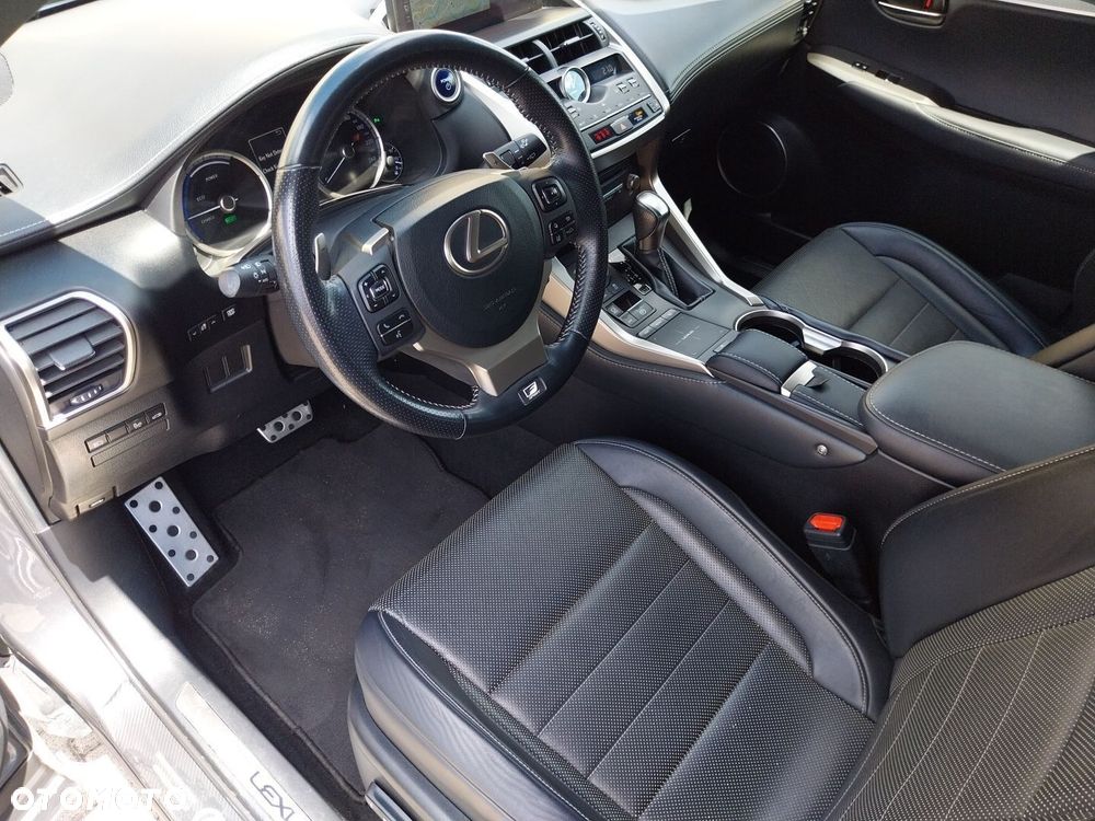 Lexus NX 300h F Sport Edition AWD - 22