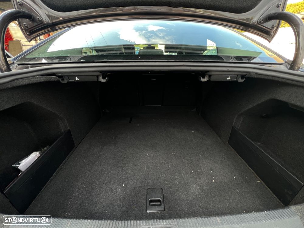 VW Passat 2.0 TDI Edition Confort. DSG - 20