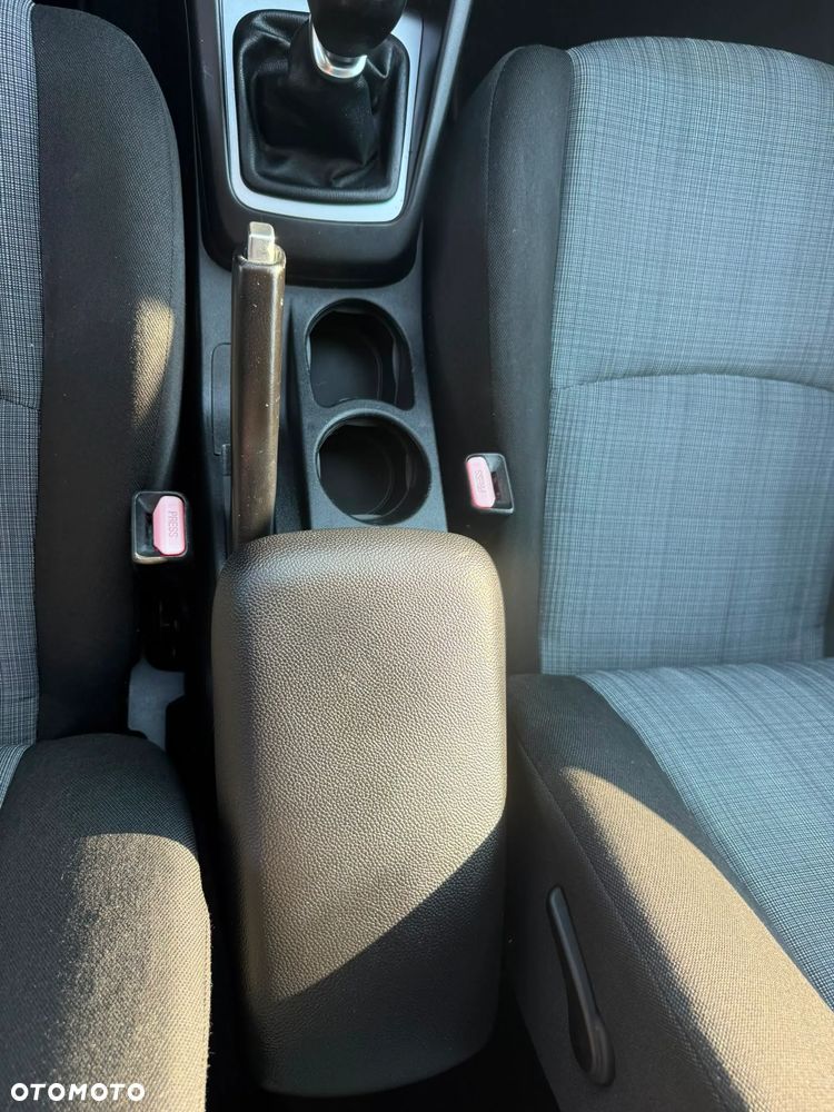 Kia ProCeed - 22