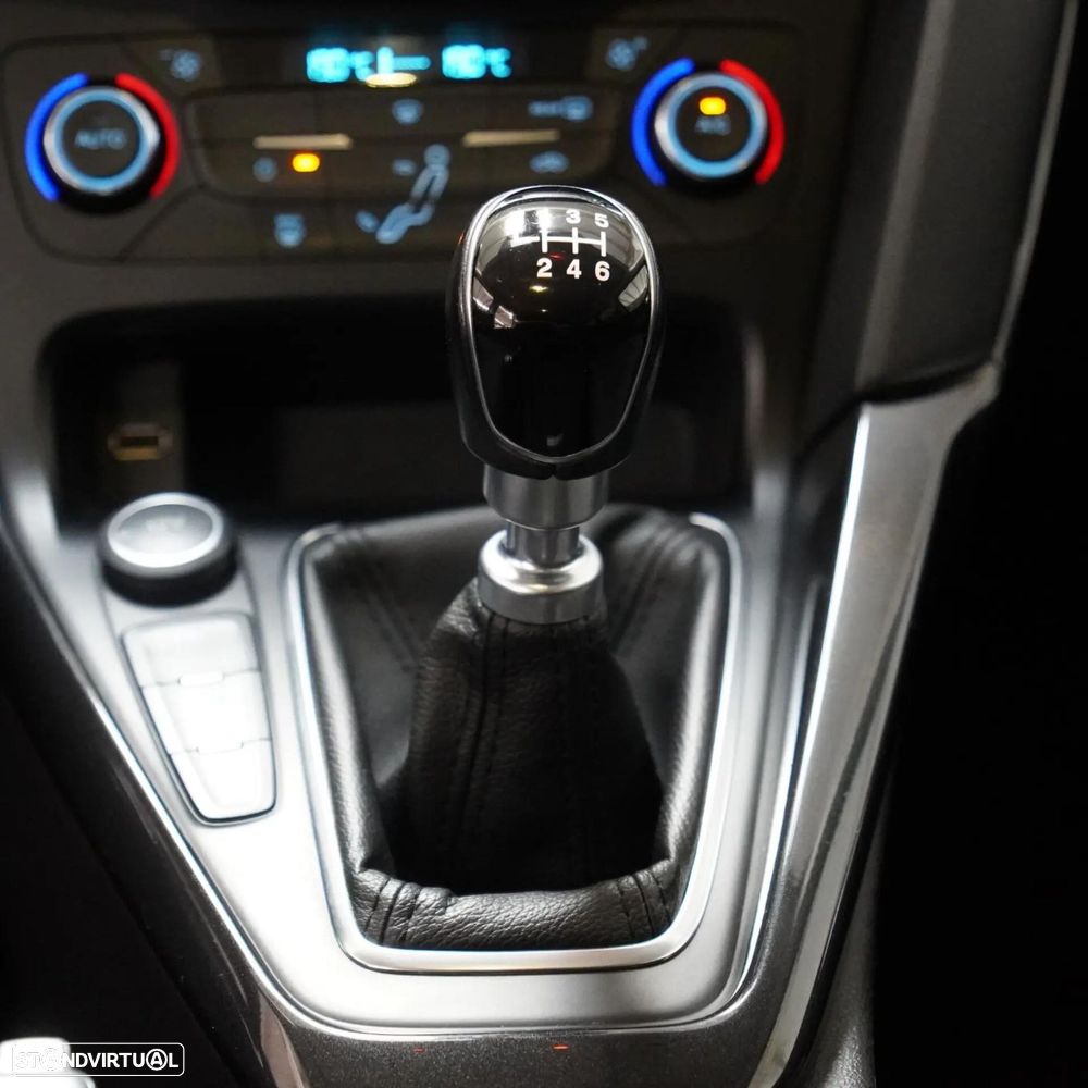 Ford Focus SW 1.0 EcoBoost Active - 19