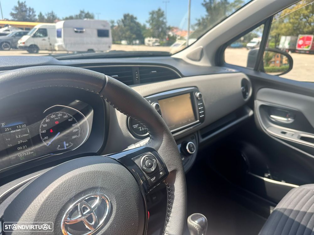 Toyota Yaris 1.5 HSD Comfort+P.Style - 14