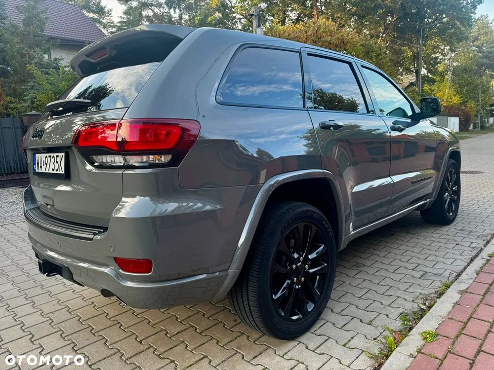 Jeep Grand Cherokee - 15
