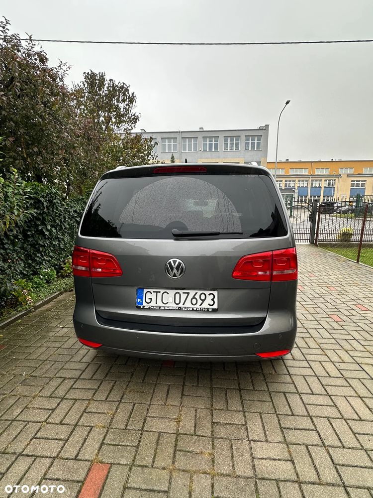 Volkswagen Touran 2012 photo 4