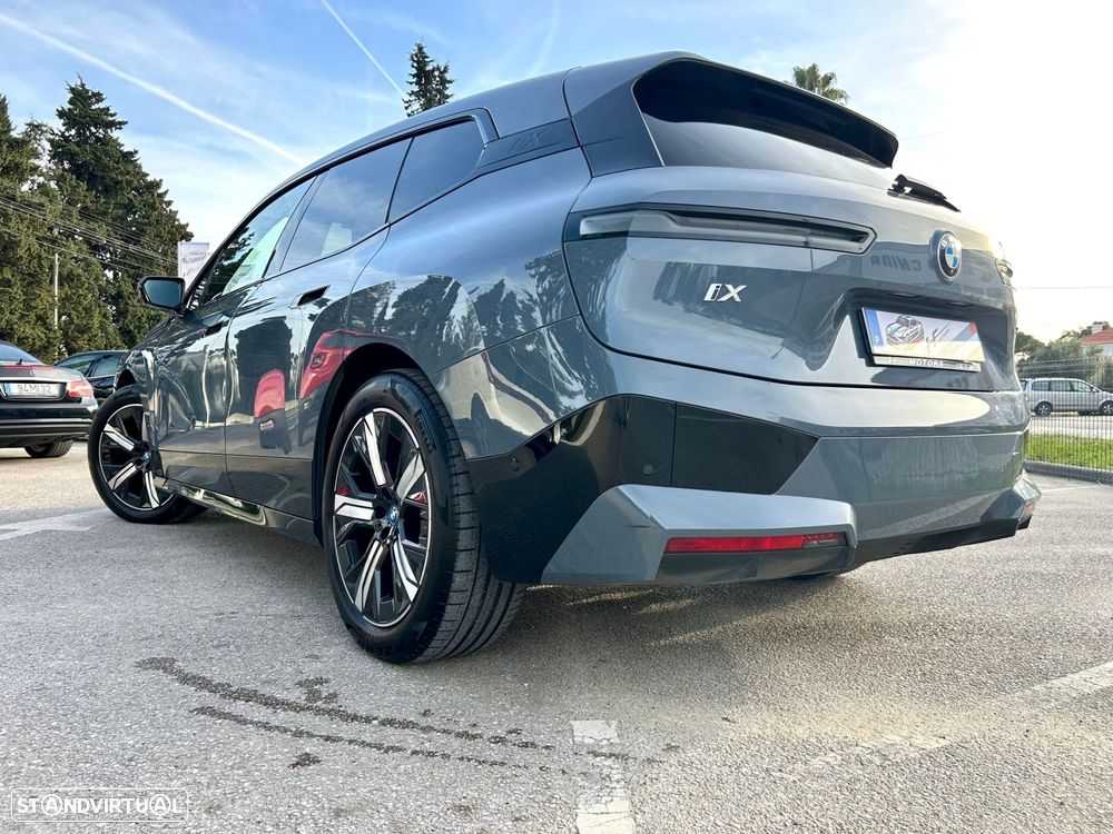BMW iX xDrive 40 Pack Desportivo - 12