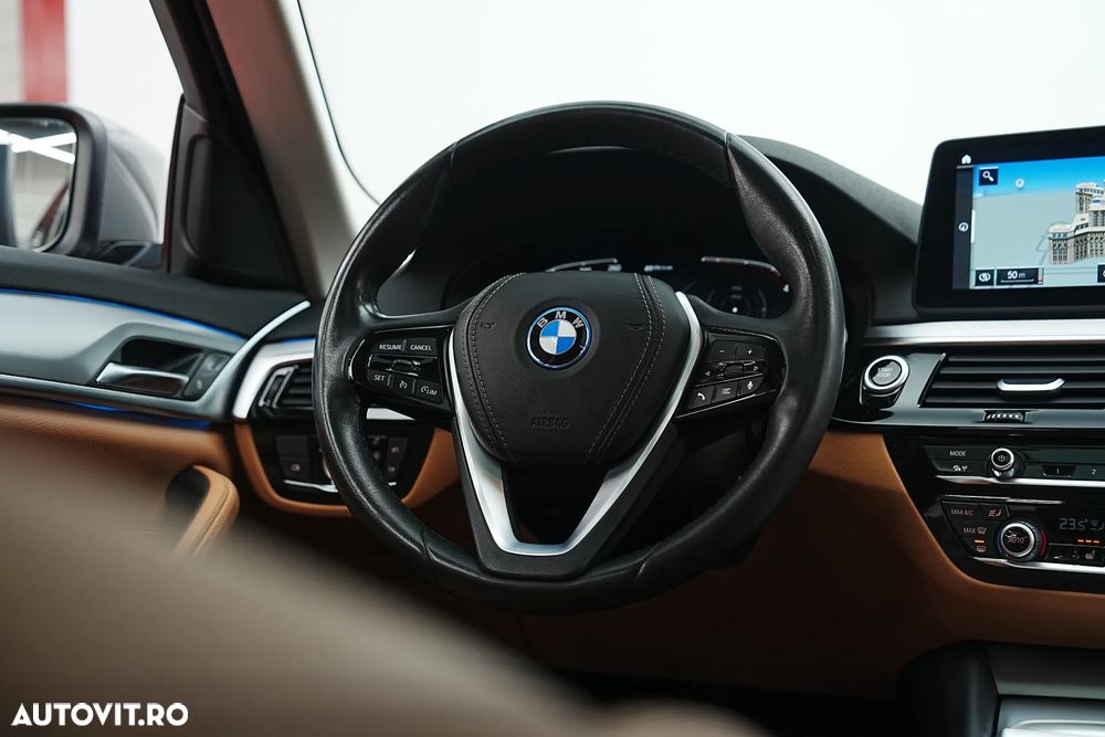 BMW Seria 5 520e Aut. - 18