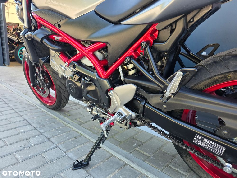 Suzuki SV - 11