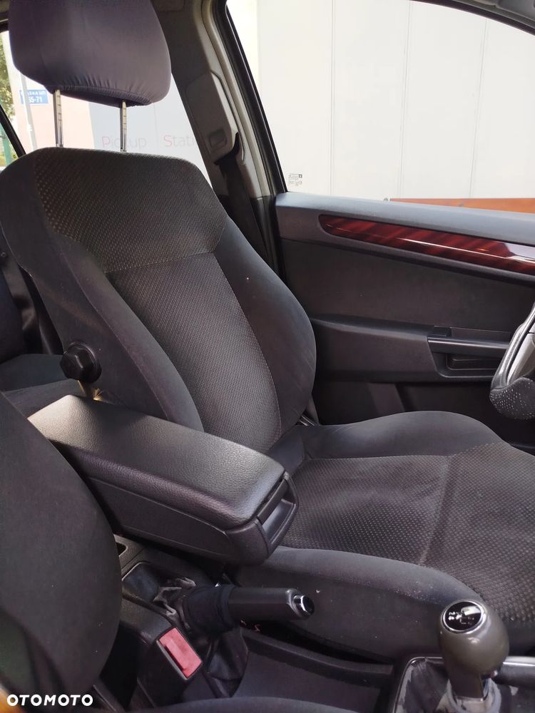 Opel Astra 1.6 Enjoy - 12