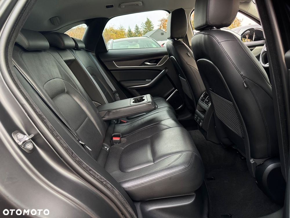 Jaguar F-Pace D200 AWD R-Dynamic SE - 24