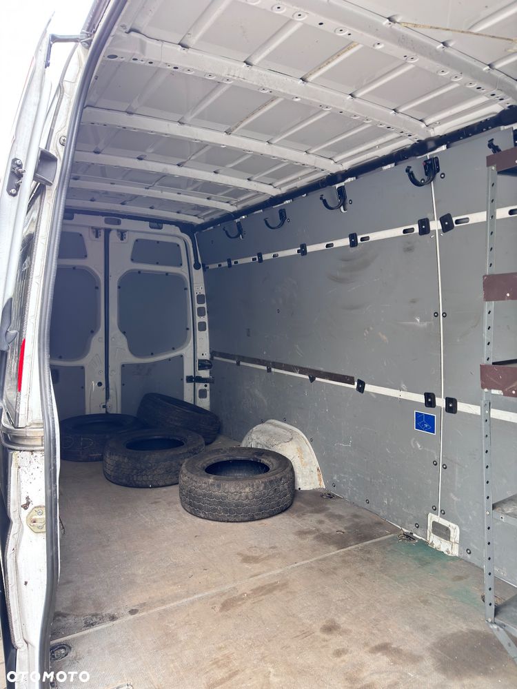 Mercedes-Benz Sprinter - 5