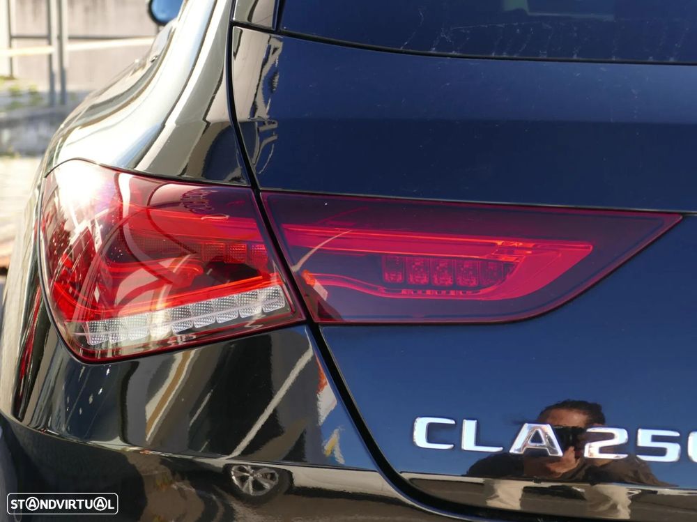 Mercedes-Benz CLA 250 e Shooting Brake AMG Line - 8