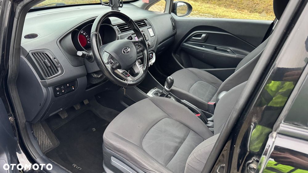 Kia Rio - 12