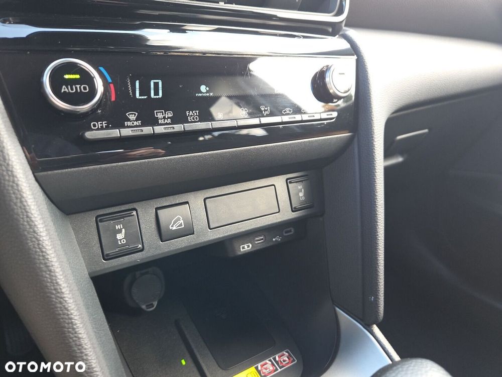 Toyota Yaris Cross Hybrid 1.5 Executive AWD - 32