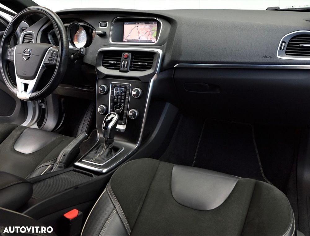 Volvo V40 D3 Geartronic RDesign - 16