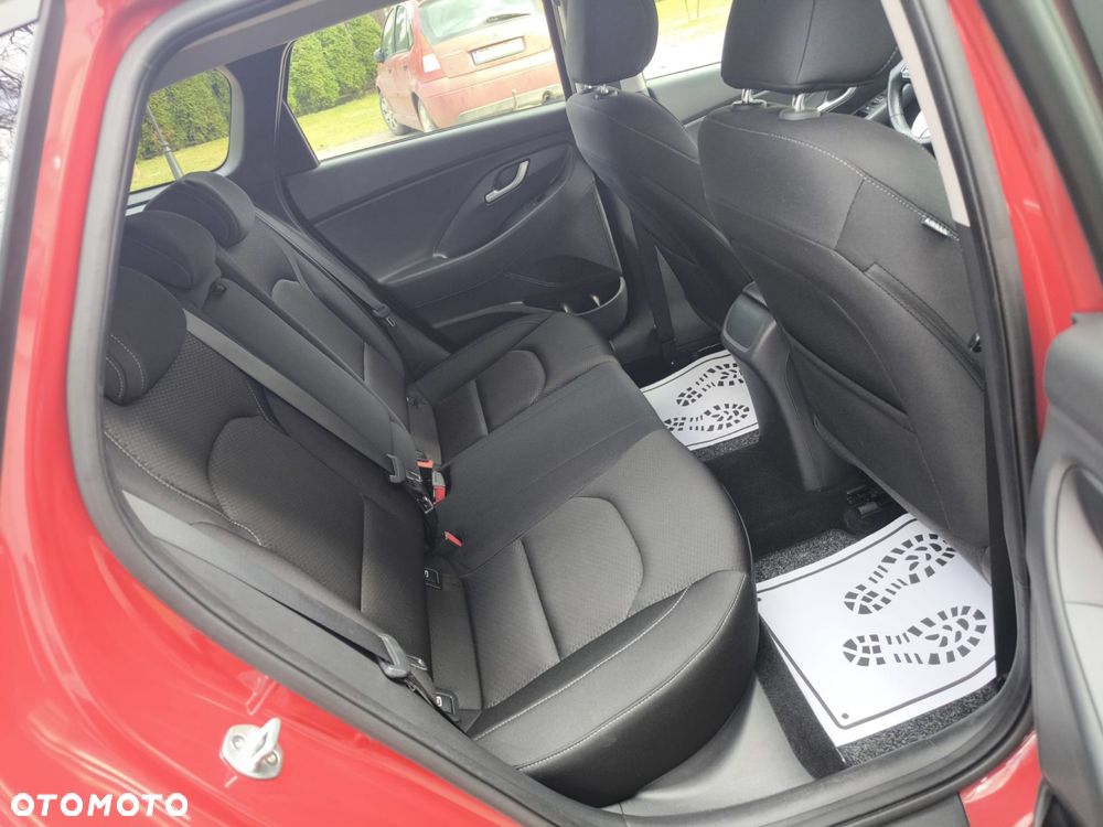 Hyundai i30 blue Kombi 1.6 CRDi Style - 30