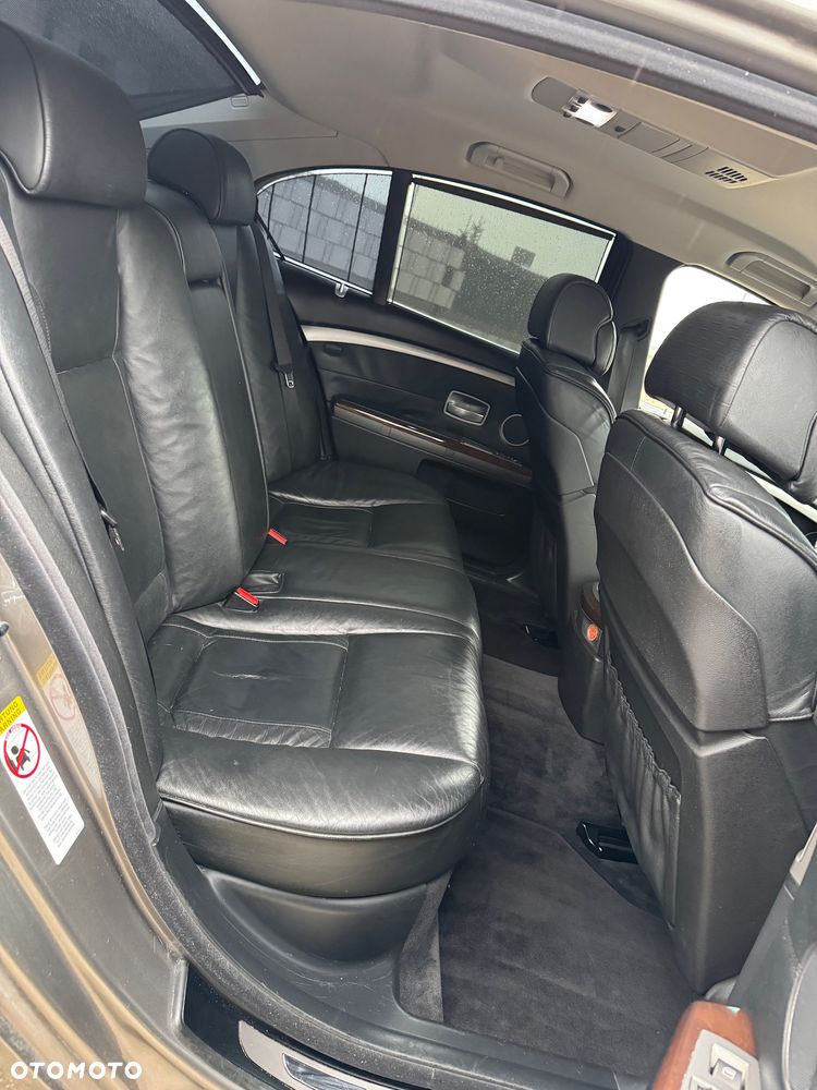 BMW Seria 7 750i L - 19