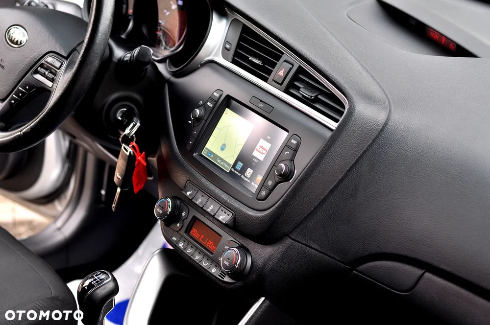 Kia Ceed 1.4 CVVT Dream Team Edition - 19