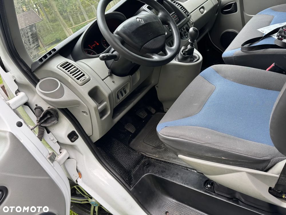 Renault TRAFIC - 6
