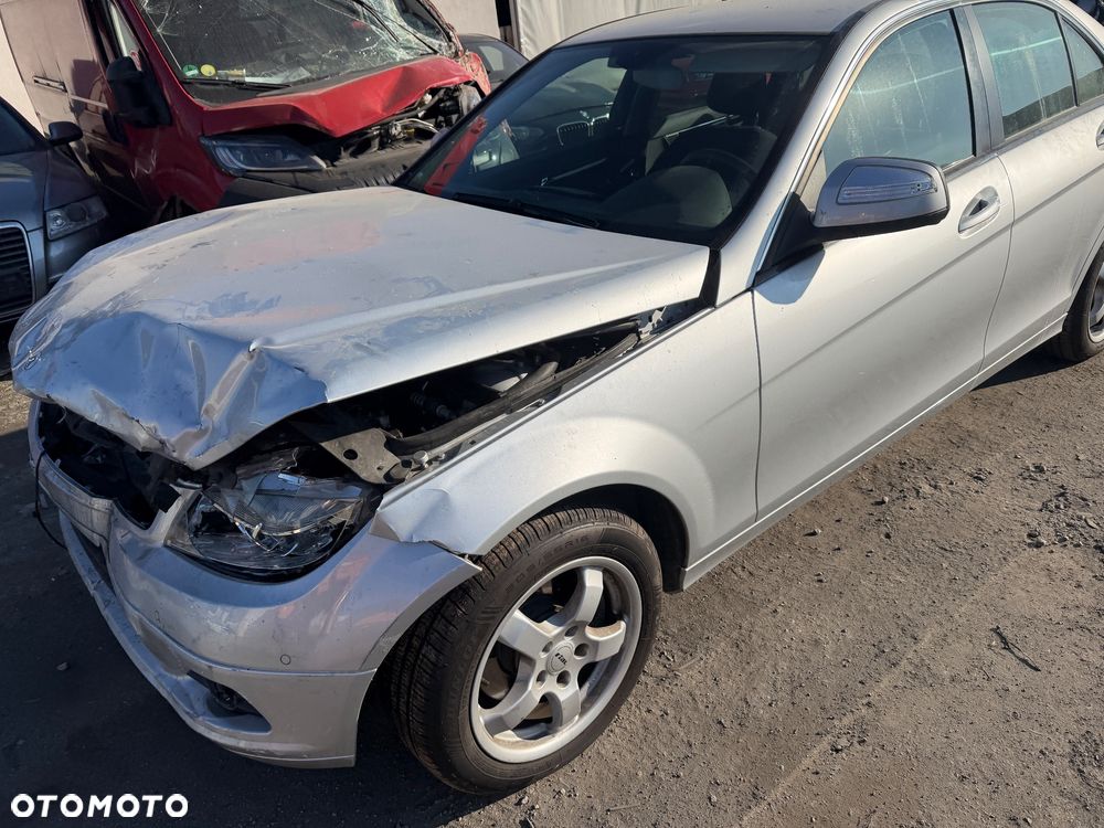 Mercedes-Benz Klasa C 230 7G-TRONIC - 2