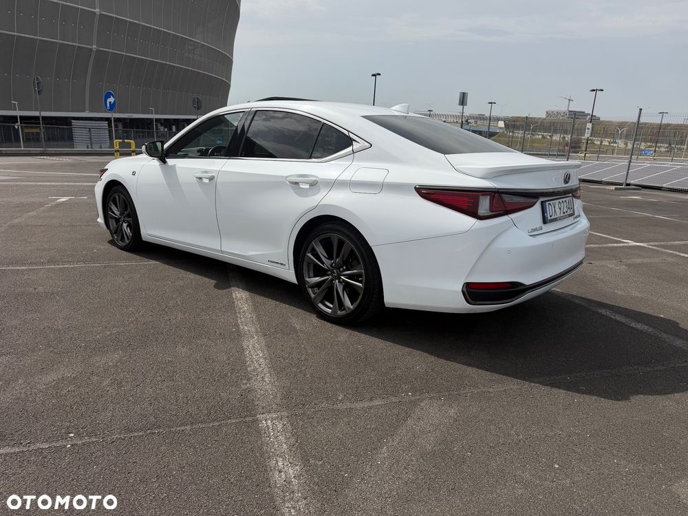 Lexus ES 300h F Sport - 4