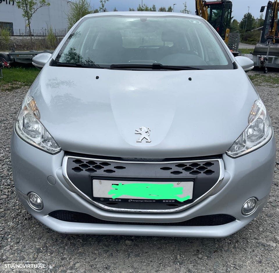 Peugeot 208 - 1