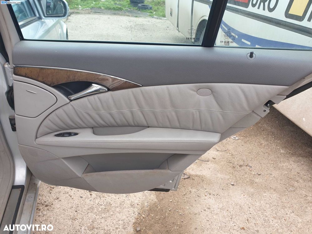 Panou Tapiterie Piele Fata Interioara de pe Usa Portiera Dreapta Spate Mercedes Clasa E Class W211 Break Combi 2002 - 2009 [K3468] - 1